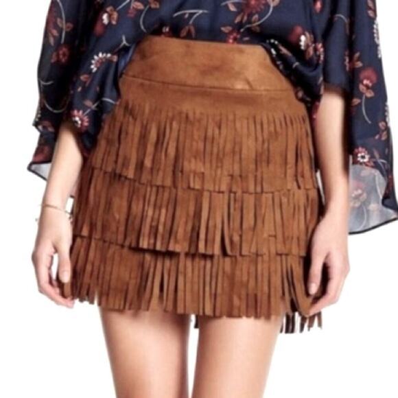 CUPCAKES & CASHMERE Fringe Mini Skirt Western Faux Suede - Size 4 - Picture 1 of 12